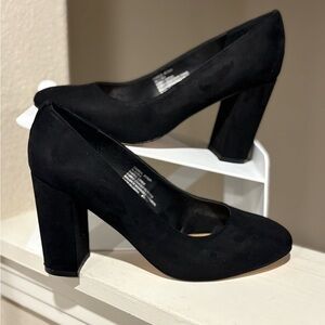 Comfortview "Camile" Solid Black  High Heel Pump Size 9.5M Worn 5x In good Shape